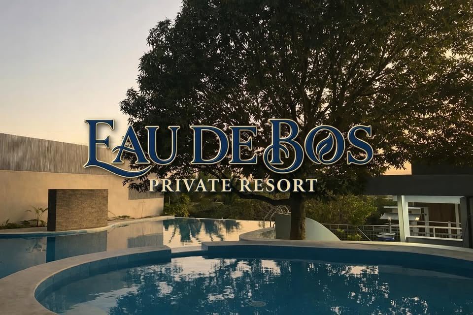 Eau de Bos pool at dusk